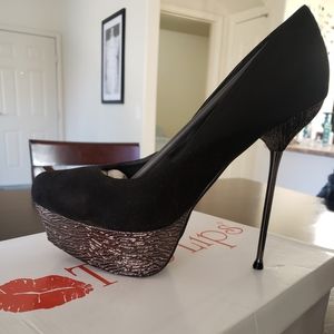 2 Lips Too Black Stilettos Size 9